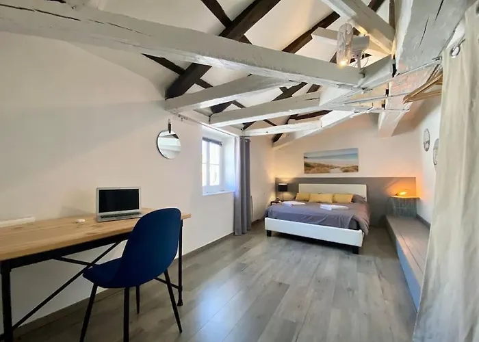 Bel Appartement - 2 Chambres - Proche Du Vieux Marche